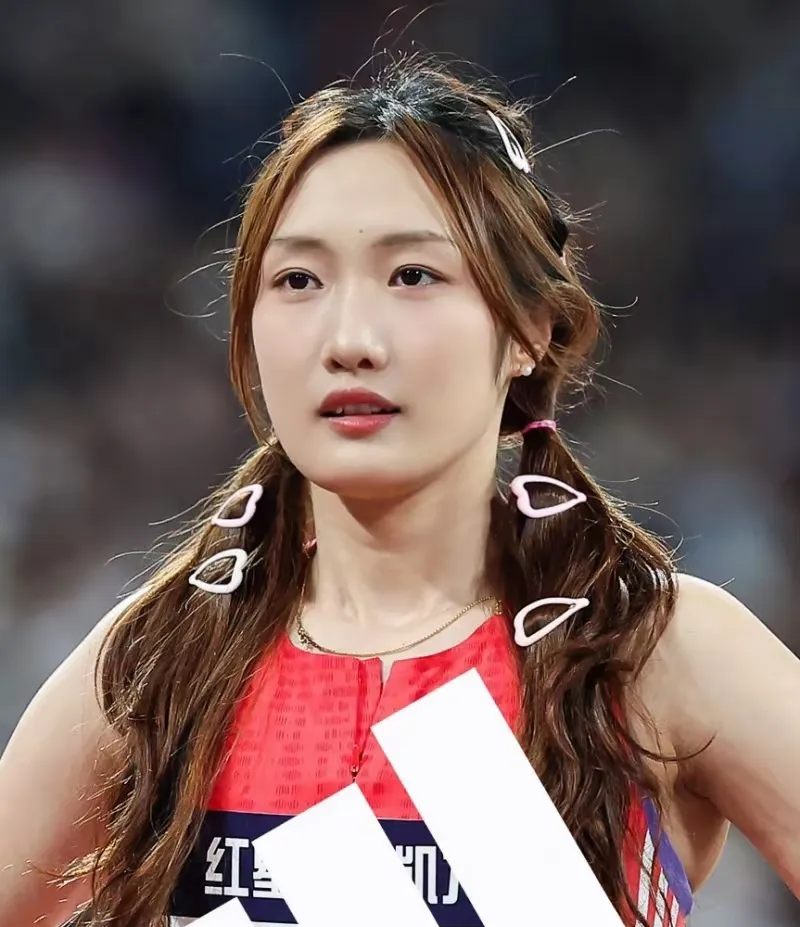 200米再夺一金!16岁小将陈妤颉加冕女子短跑双冠王的简单介绍