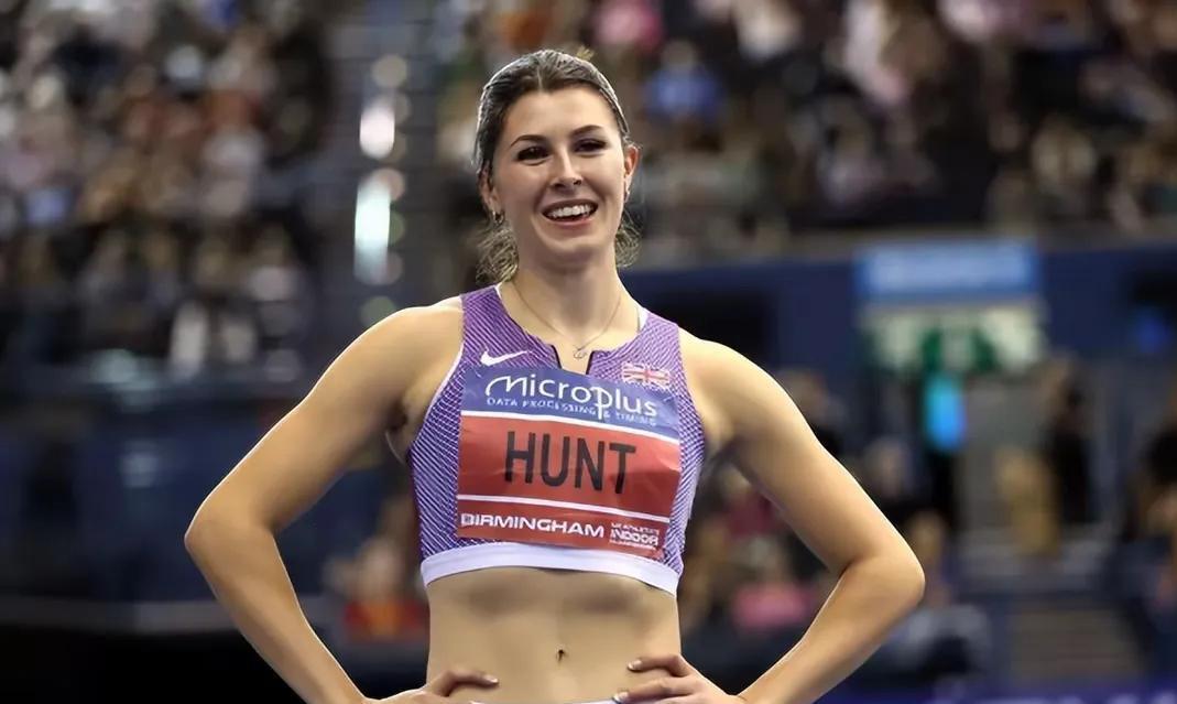 200米再夺一金!16岁小将陈妤颉加冕女子短跑双冠王的简单介绍  第2张