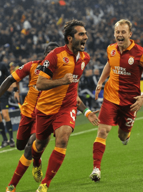 关于闪耀官方：欧冠对阵加拉塔萨雷，球队获得超2400的信息