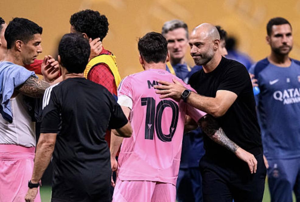 媒体造谣梅西跟马斯切拉诺吵架！