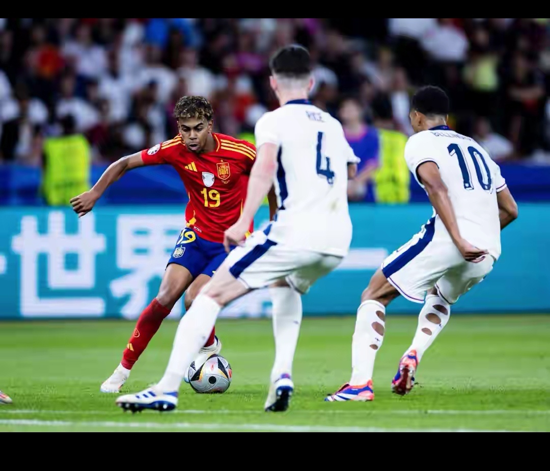 世界杯夺冠赔率:西班牙力压英格兰意大利第10的简单介绍