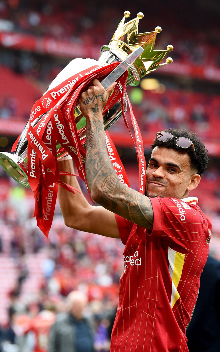 总价1500万欧元！利物浦22岁中场离队的简单介绍  第2张