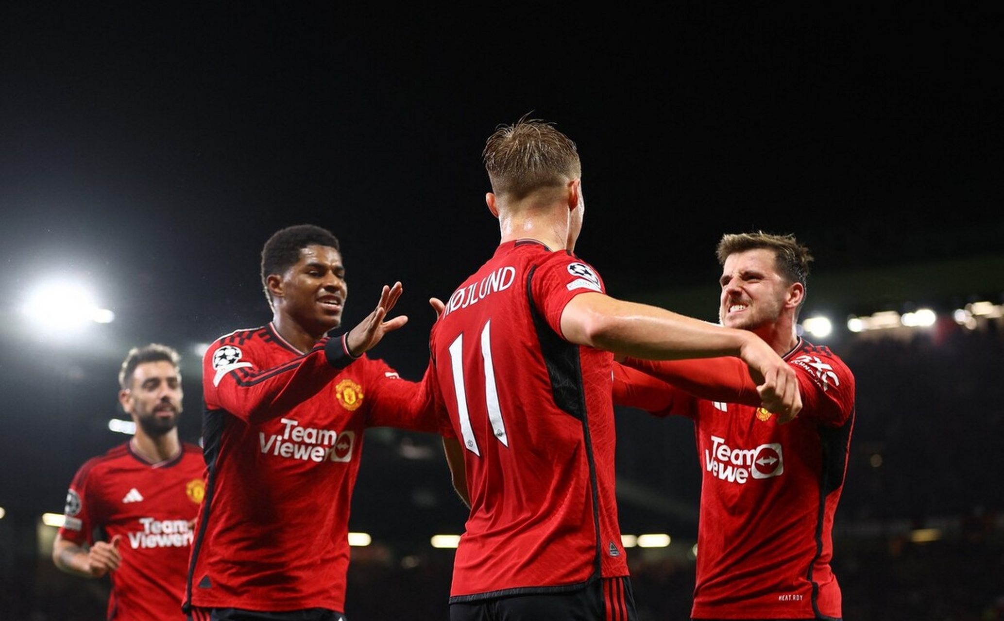 塞巴略斯收到几家欧冠球队的报价，但他想的简单介绍