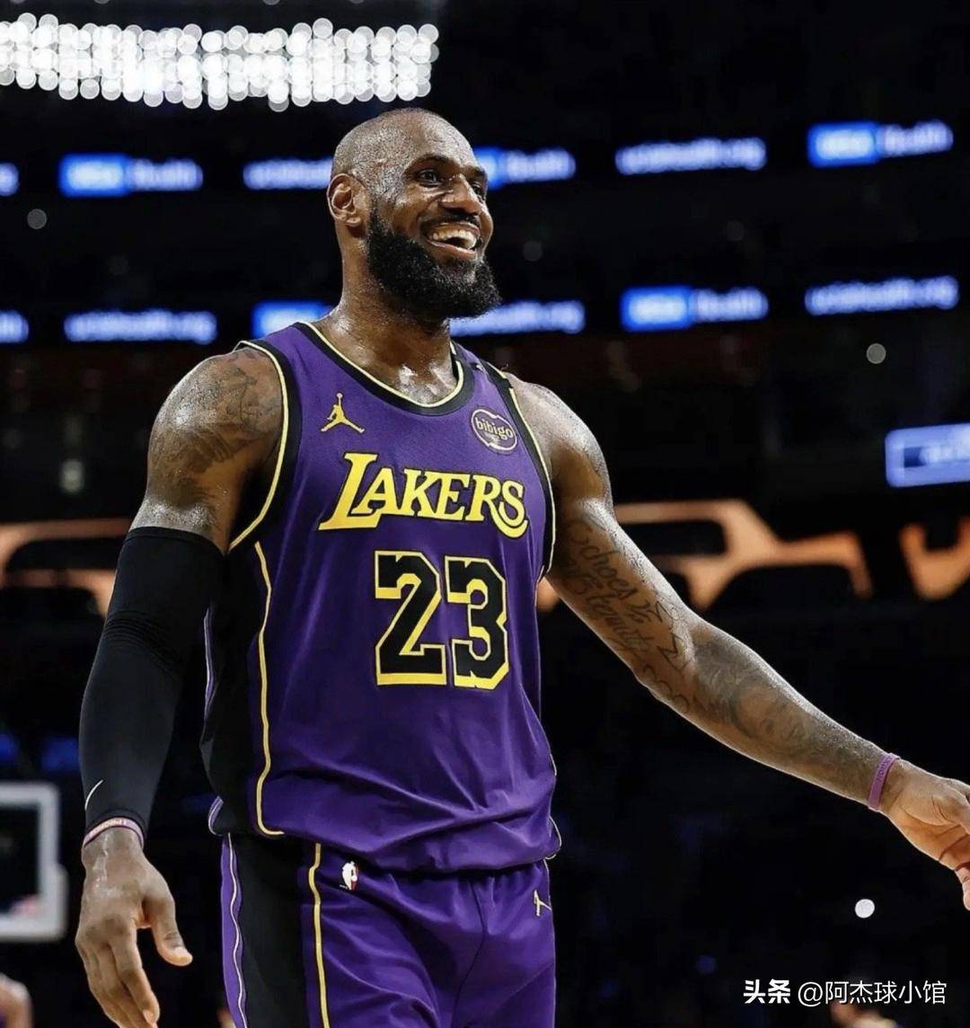 关于Fischer：勇士曾多次致电湖人，试图探讨交易詹姆斯的可能性的信息