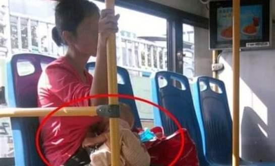 包含库里妻子:丈夫是名人没有隐私在车里喂奶都有人进来的词条