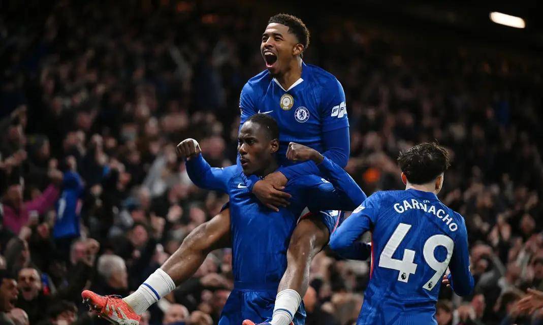 包含4场3红牌！切尔西主帅：积极的一面是10人作战也能赢的词条