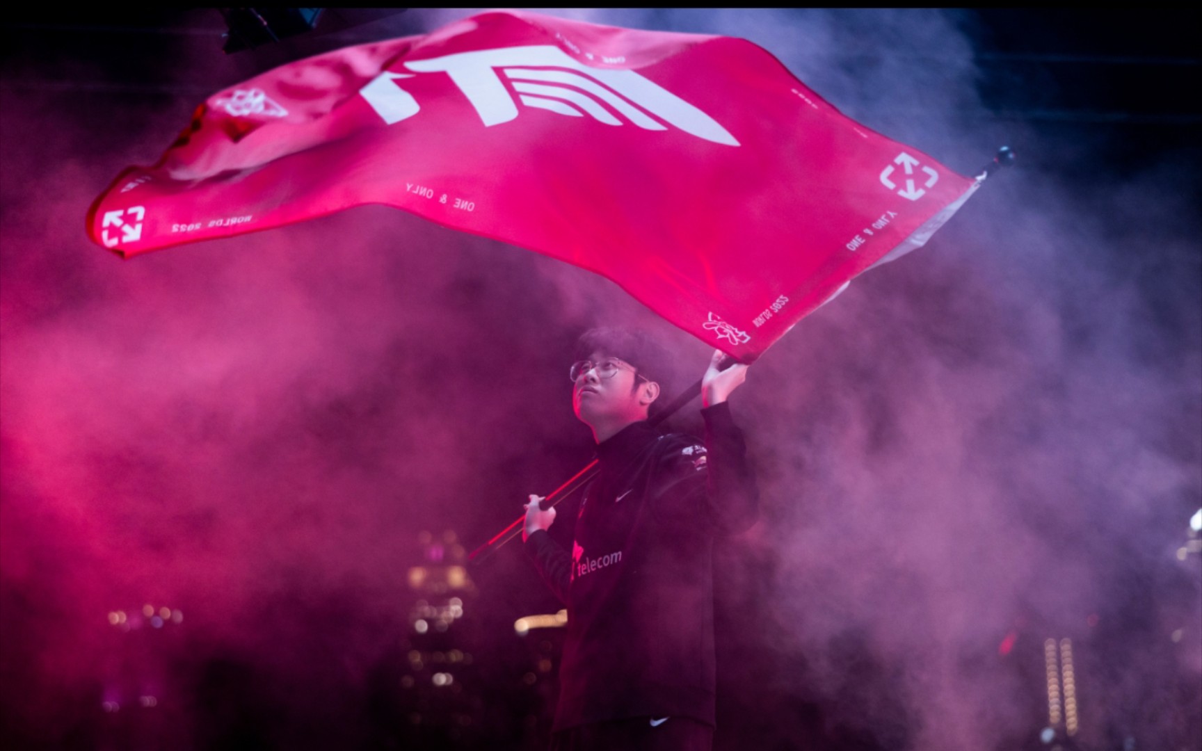 巅峰faker是人啊？压对面100多刀，还是三星的简单介绍