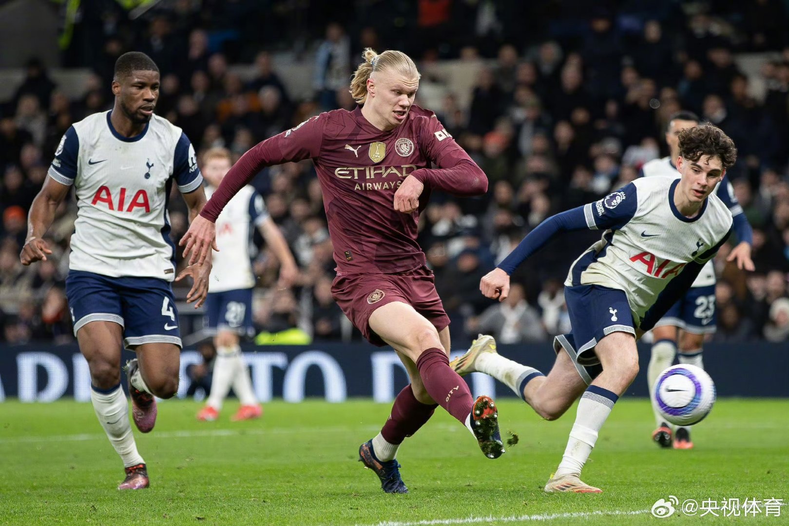 关于换帅的威力？曼联2轮不胜回降级区附近热刺2连胜0失球的信息  第2张