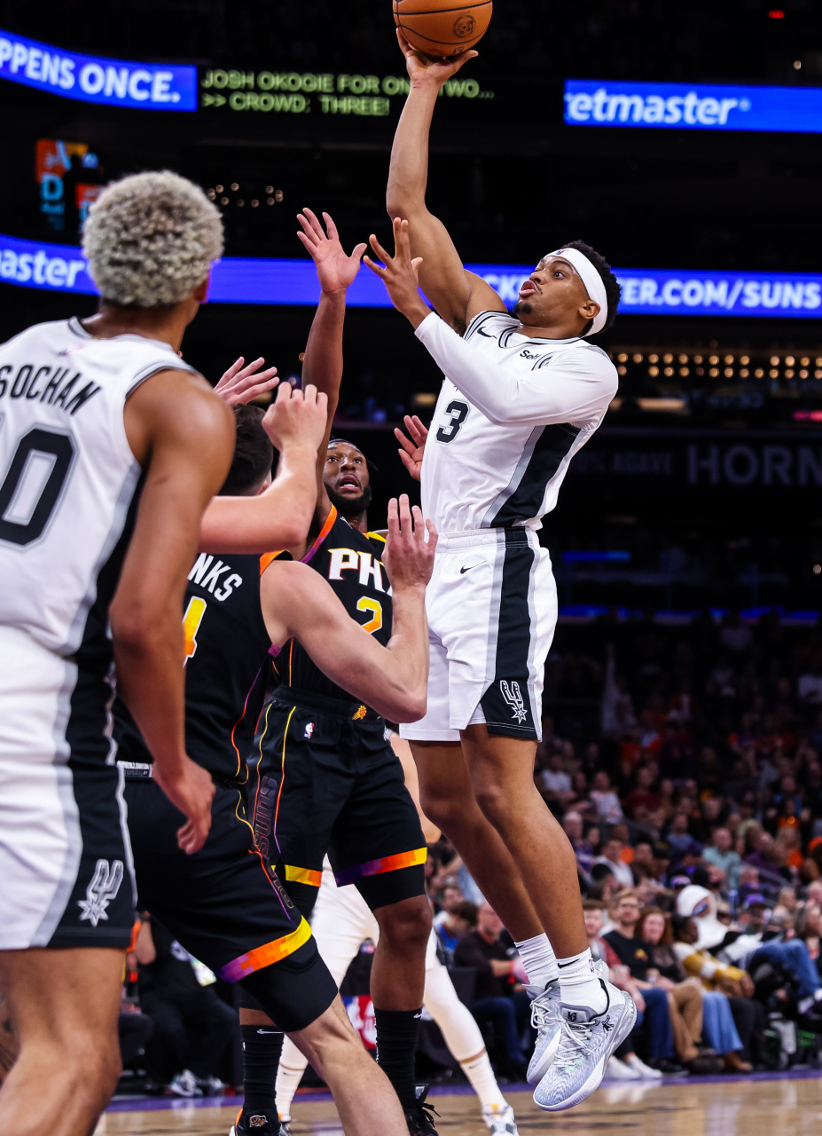 刺记：凯尔登-约翰逊明日将迎来为马刺效力的第400场比赛的简单介绍