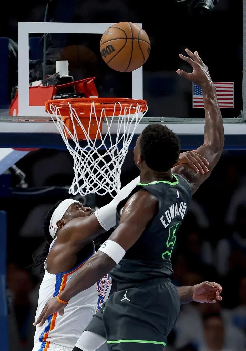 德雷蒙德-格林全场出战28分钟，7投2中得到7分5篮板3助攻1断的简单介绍