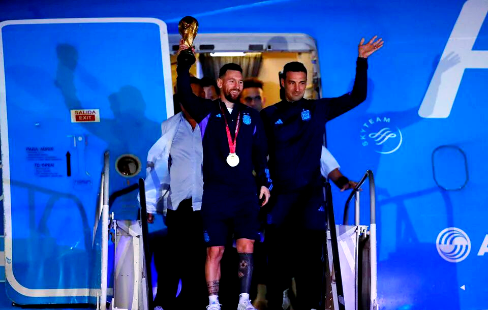 包含瓜迪奥拉悬崖勒马给小将指明道路：想成为“新梅西”，就必须听话的词条