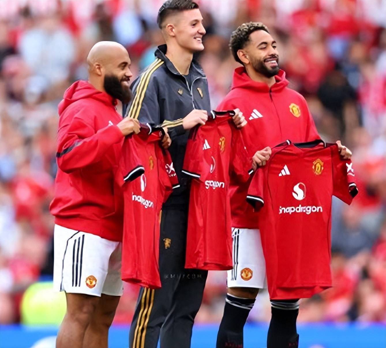 关键时刻，利物浦阿森纳“挖”走强援，曼联更难的简单介绍