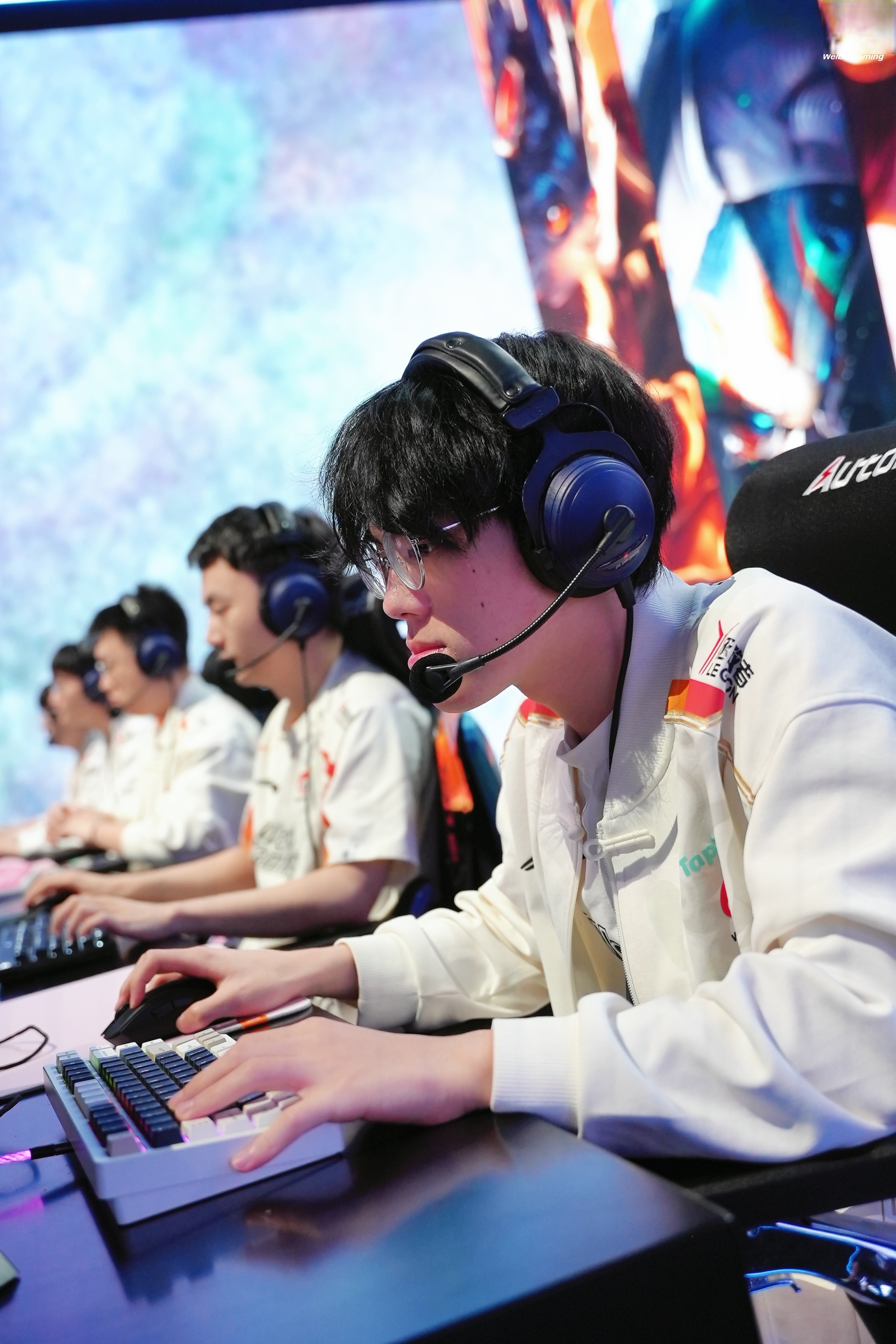 包含LPL两大强队爆冷淘汰，赛前被看好的夺冠热门，结果相约十六强？的词条