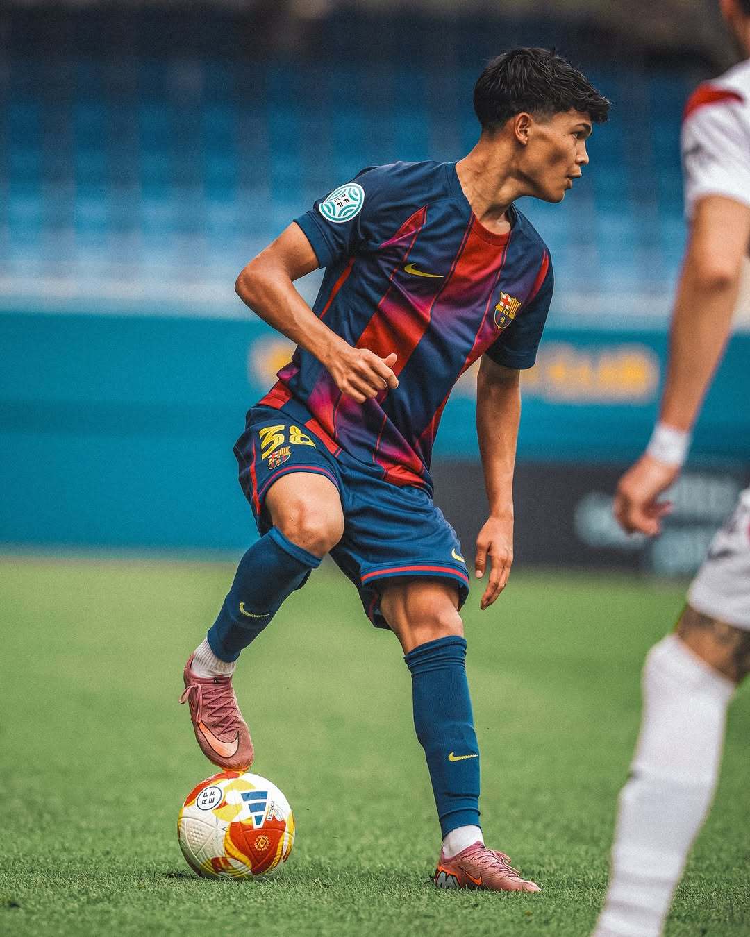 关于世体：未来几天是回归诺坎普关键，巴萨已获得看的信息