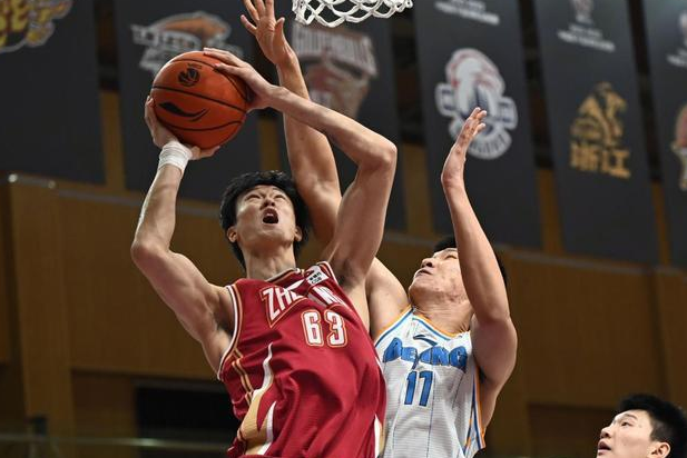 经友好协商，天津男篮与自由球员何思雨签约的简单介绍