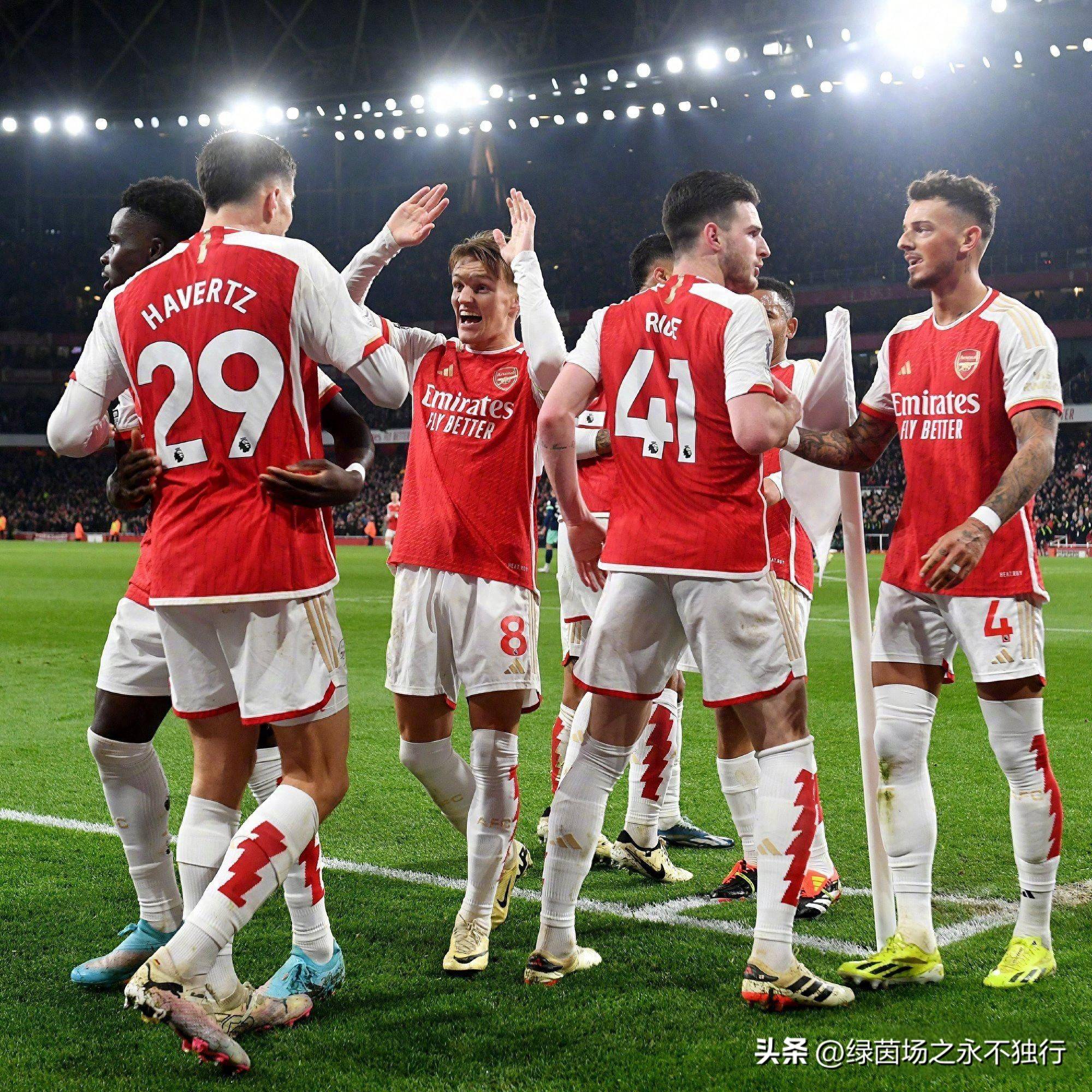 包含阿森纳早在10天前就与水晶宫就埃泽达成了协议的词条