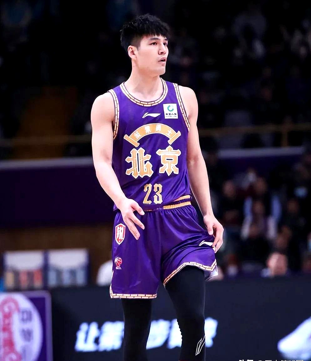 关于媒体人：广东支付北控购买陈国豪的转会费不止1100万的信息