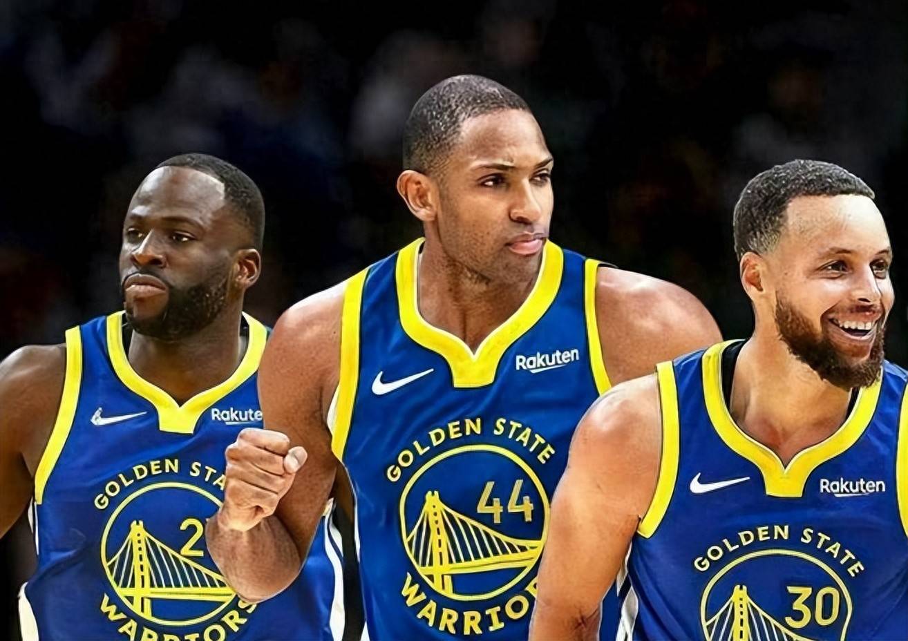 关于勇士与霍福德的合同为2年1200万，第二年球员选项的信息