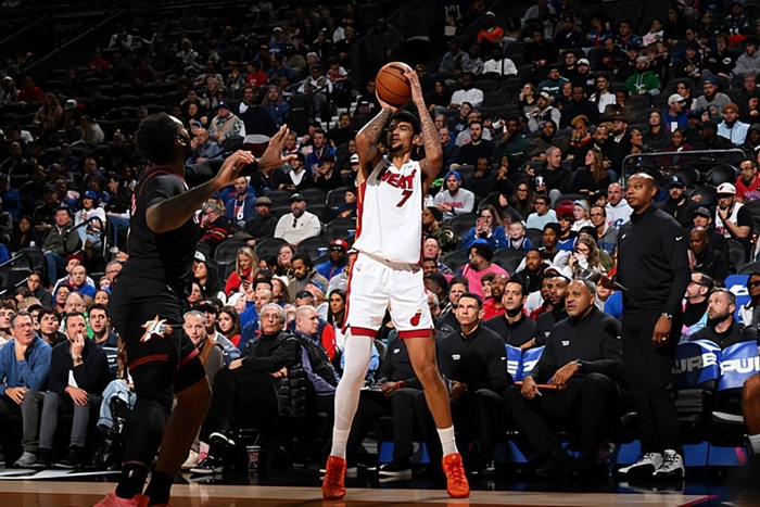 关于内线悍将一年底薪重返热火曾首轮被迈阿密选中的信息