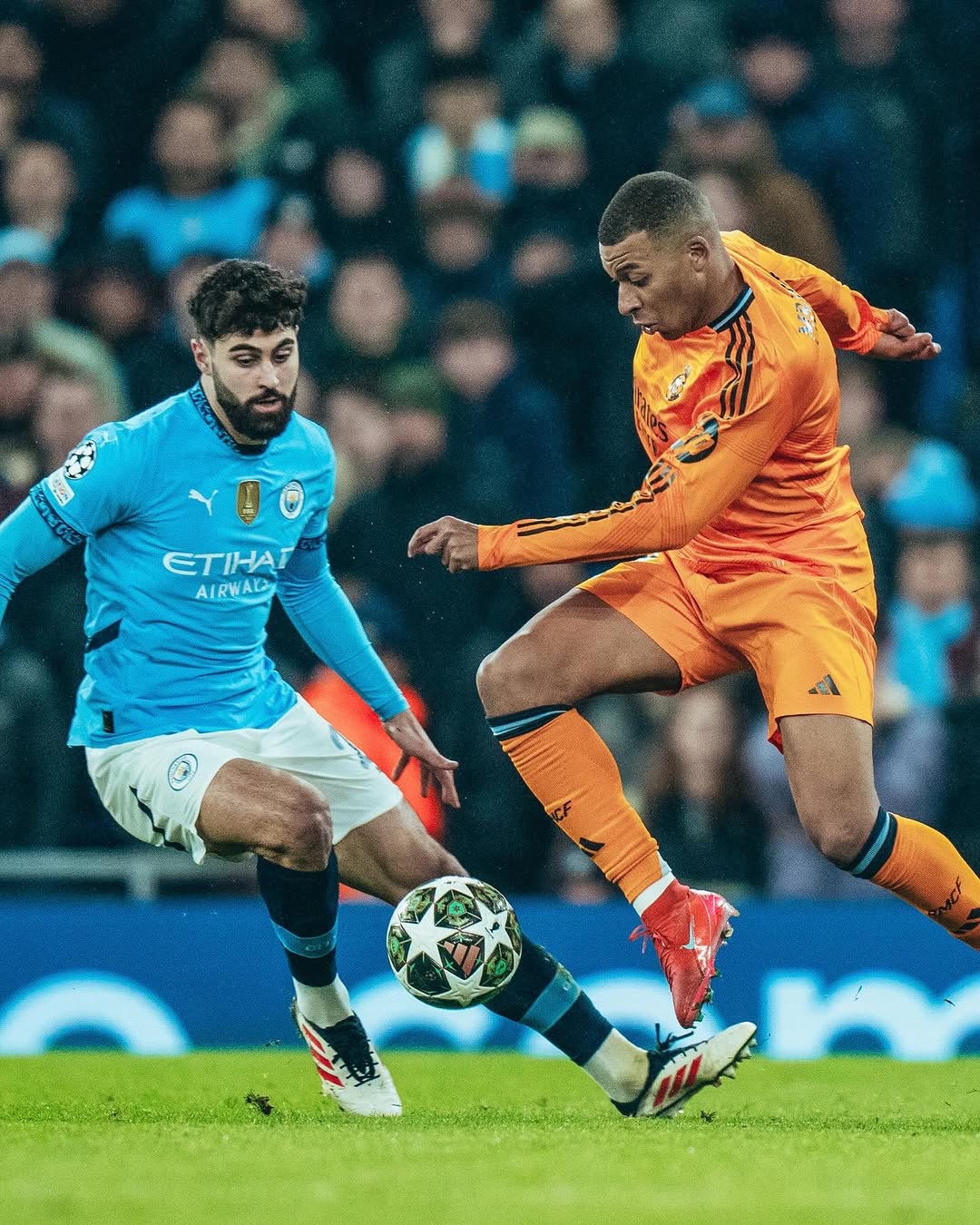 包含曼城挑战劲敌，曾4球惨败，瓜迪奥拉怒了，回应高额转会支出质疑的词条