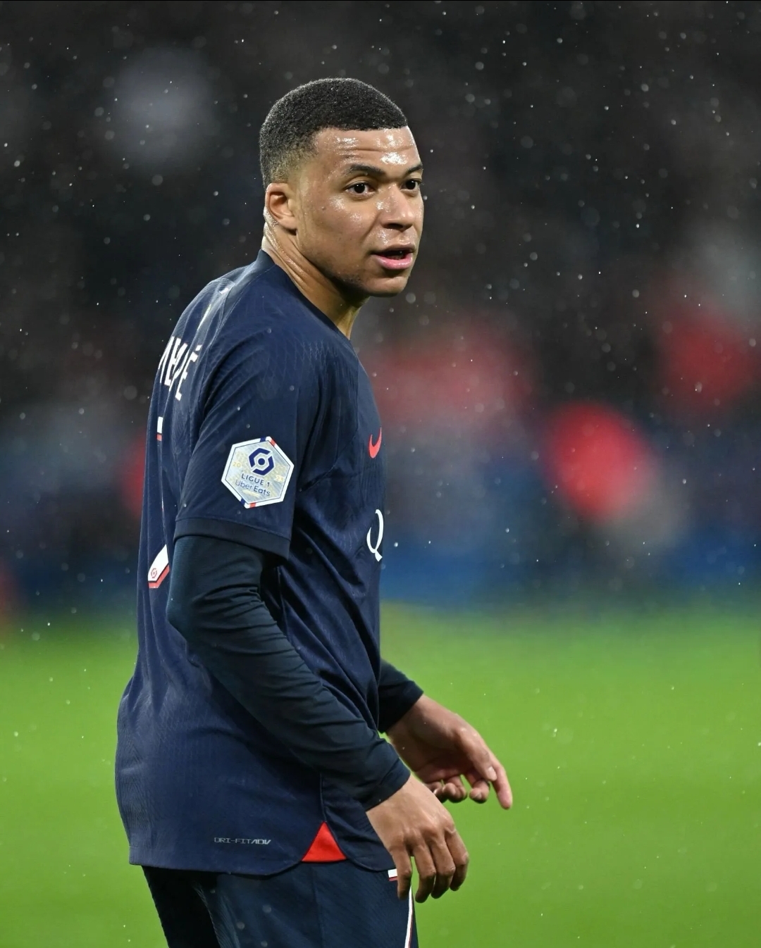 包含踢不赢新月，没有姆巴佩，皇马像支保级队的词条