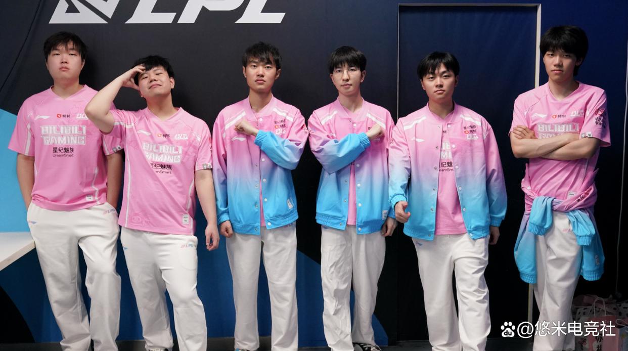 包含BLG1-2G2:开局不顺状态低迷,BLG惨被让一追二淘汰的词条 包含BLG1-2G2:开局不顺状态低迷,BLG惨被让一追二淘汰的词条