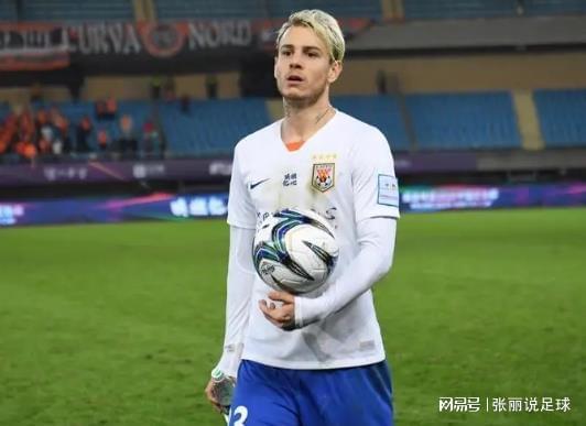 包含媒体人：铁人签外援的资金，基本上都是政府对接引进的资金的词条