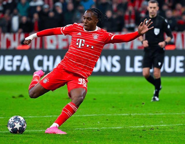 包含热刺3球大胜也让人有点不舒服5000万的特尔射门踢空气的词条