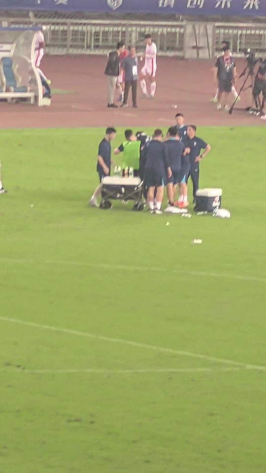 包含9月30日上午，中超保级生死局，武汉三镇1胜定存亡，邓涵文续约的词条