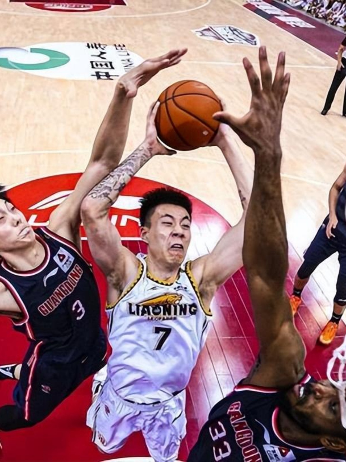 辽宁32分惨败广厦，赛季最惨一役：全队仅两人得分上双，姜宇星未获一分的简单介绍