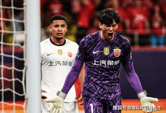 包含蓉城后卫李扬加盟上海海港，中超争冠格局重新明朗，海港实力进一步提升的词条