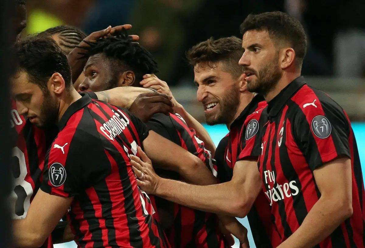 关于萨索洛3-1乌迪内斯罗马2-0维罗纳米兰2-1那不勒斯意甲积分榜更新的信息