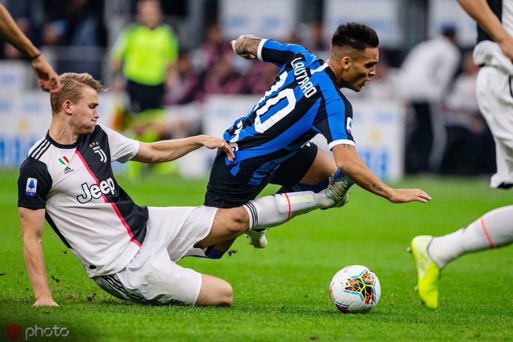 包含意天空：国米已经与维卡里奥进行了初步的接触的词条