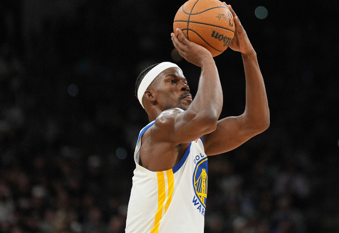 包含勇士120-97大胜魔术球员评价：4人满分，5人及格，3人低迷的词条