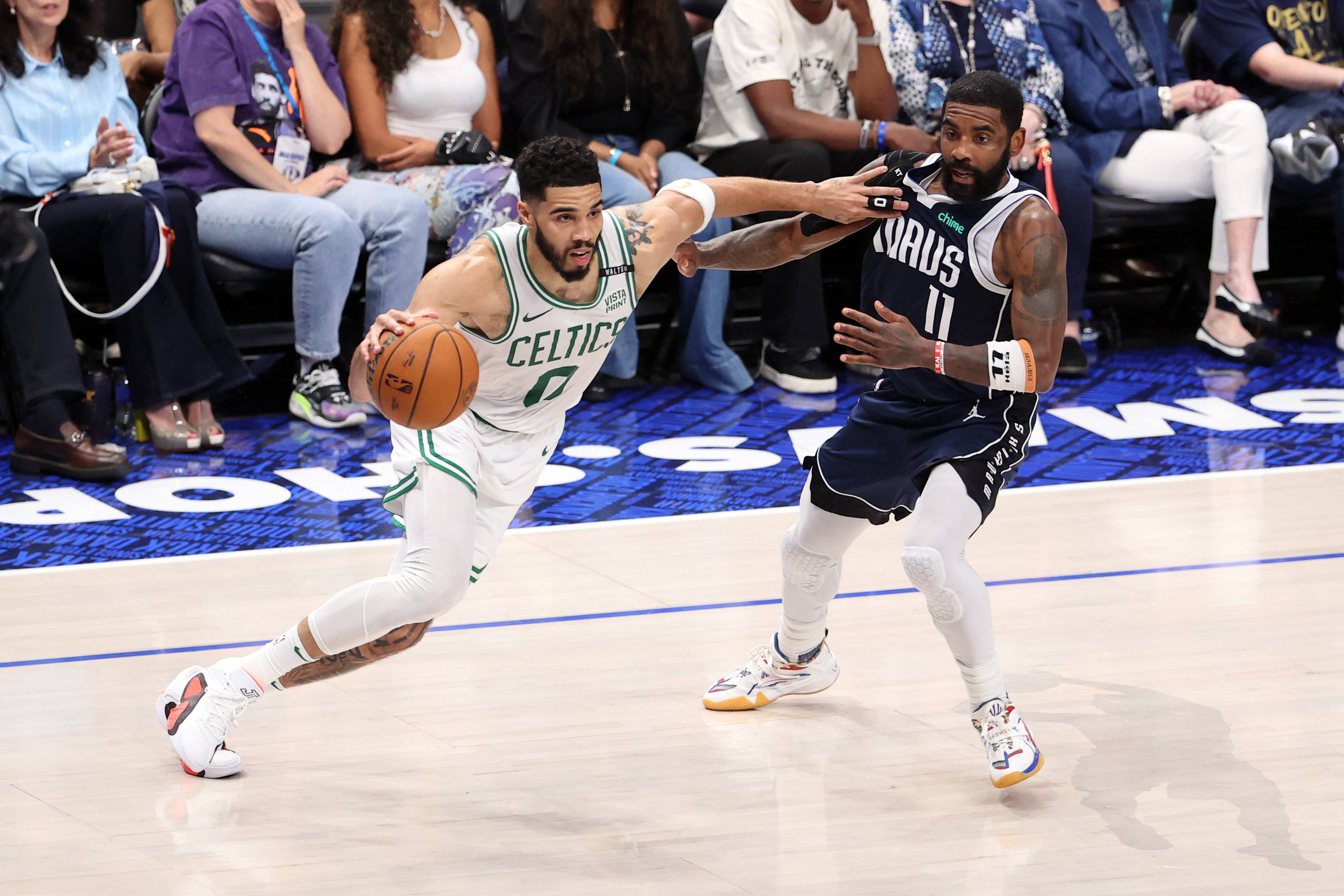 勇士大胜独行侠，喜提3连胜！状元27分！一战看清7大球星浓眉太脆的简单介绍