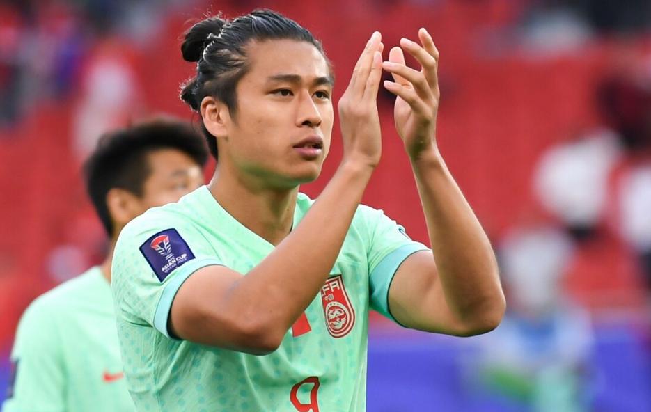 包含东亚杯-黄政宇首球国足两中门框1-0中国香港获季军的词条