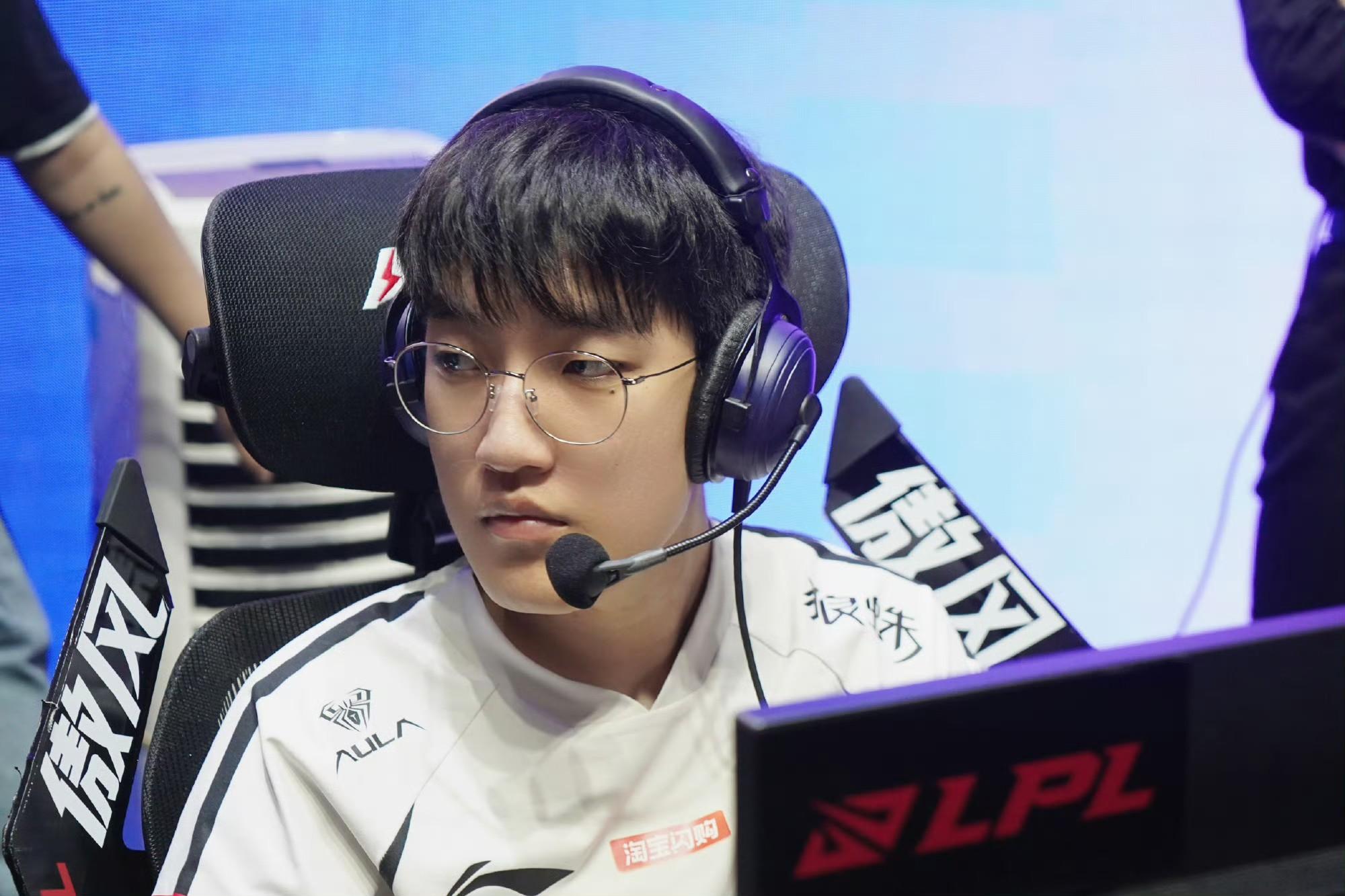 关于LOL石油杯4强战队出炉！Faker状态低迷，AL有机会打进决赛？的信息