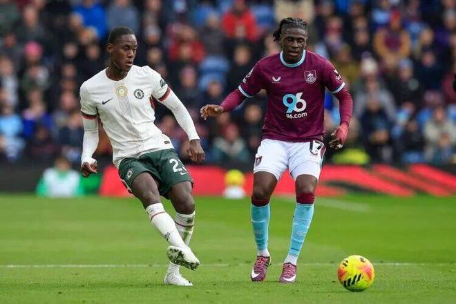 包含欧足联视察过诺坎普施工进度，怀疑能否赶的词条