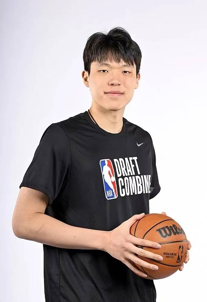 杨瀚森给所有人留下深刻印象他会是开拓者长期计划的简单介绍