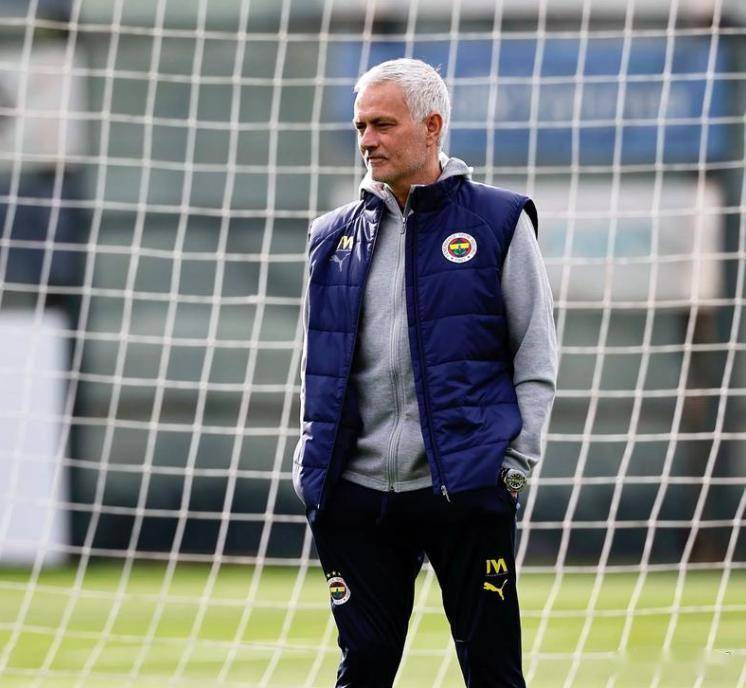 穆里尼奥的前锋呢？射手王又被推进转会市场！离的简单介绍