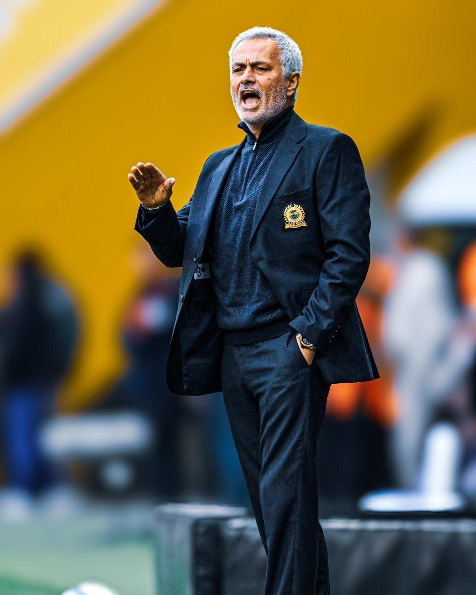 穆里尼奥的前锋呢？射手王又被推进转会市场！离的简单介绍