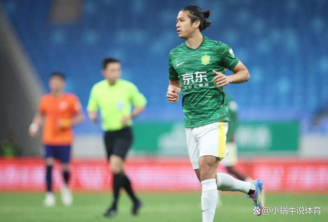 国足敲定新集训计划，邵佳一阵容大洗牌，4位老将淡出，归化国脚5选3的简单介绍