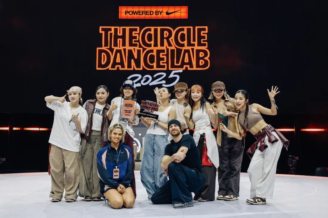 包含TOP世界街舞全球总决赛落幕线上赛延续精彩的词条