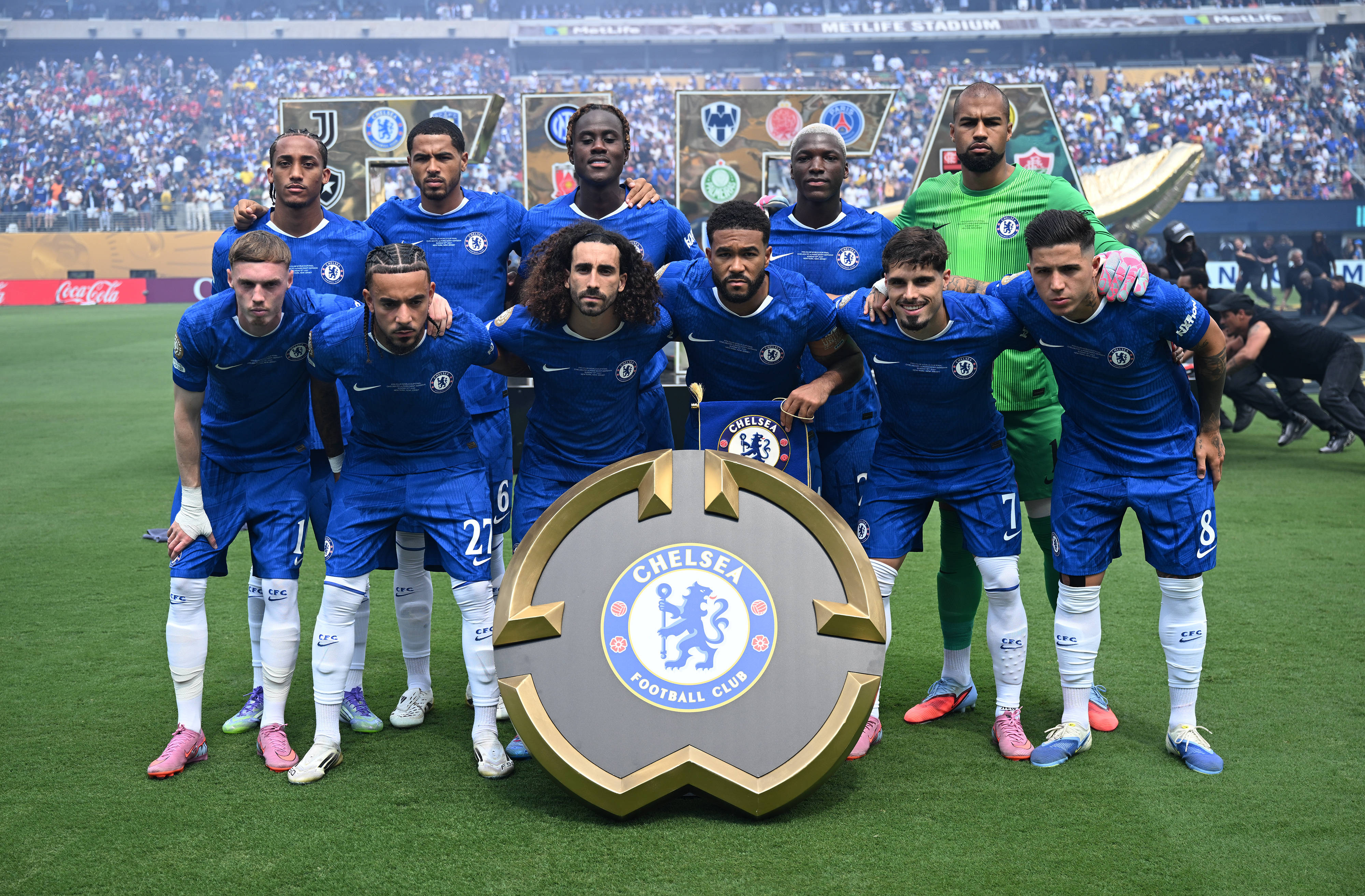 包含世俱杯-帕尔默2射1传佩德罗破门切尔西3-0巴黎夺冠军的词条