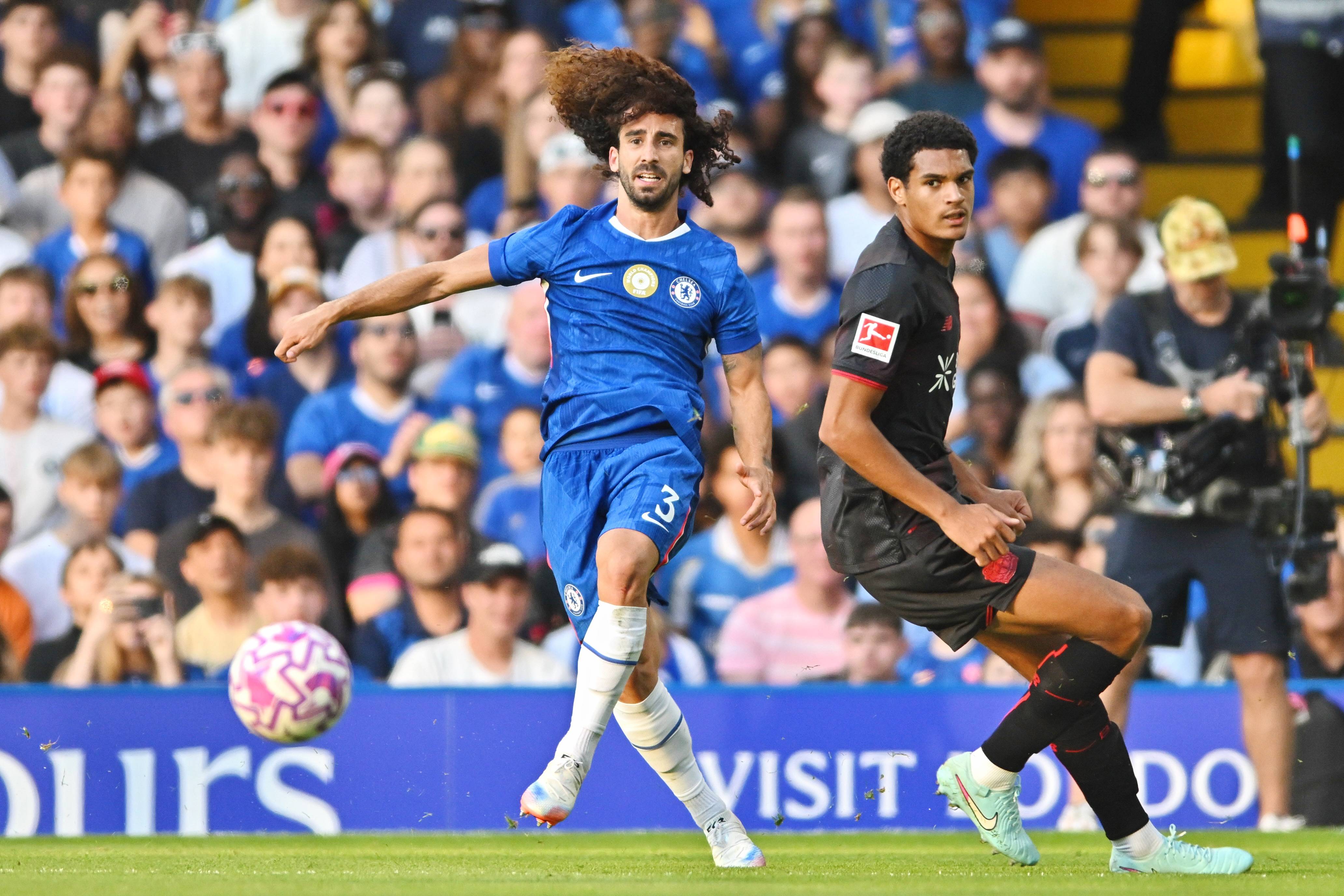 包含世俱杯-帕尔默2射1传佩德罗破门切尔西3-0巴黎夺冠军的词条