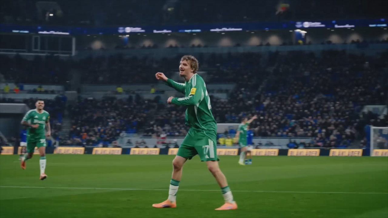 包含伊萨克缺席热身赛引热议纽卡主帅澄清绯闻的词条