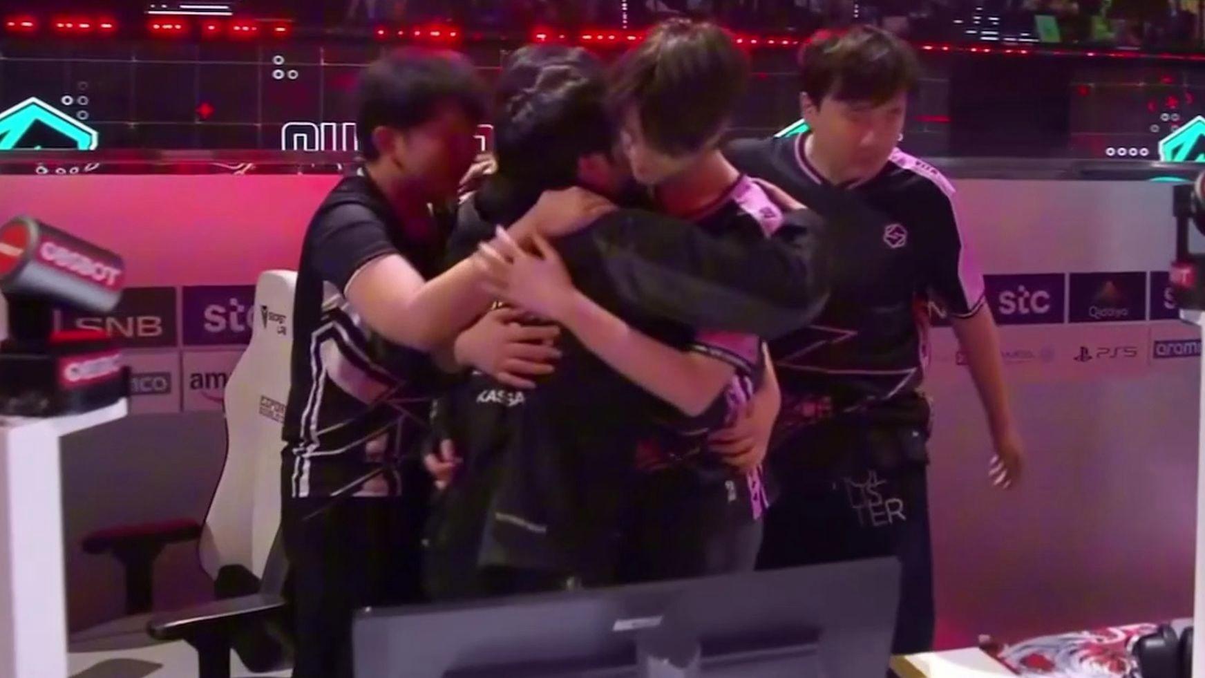 VKG鏖战九局登顶利雅得，斩获电竞世界杯APEX项目冠军！的简单介绍