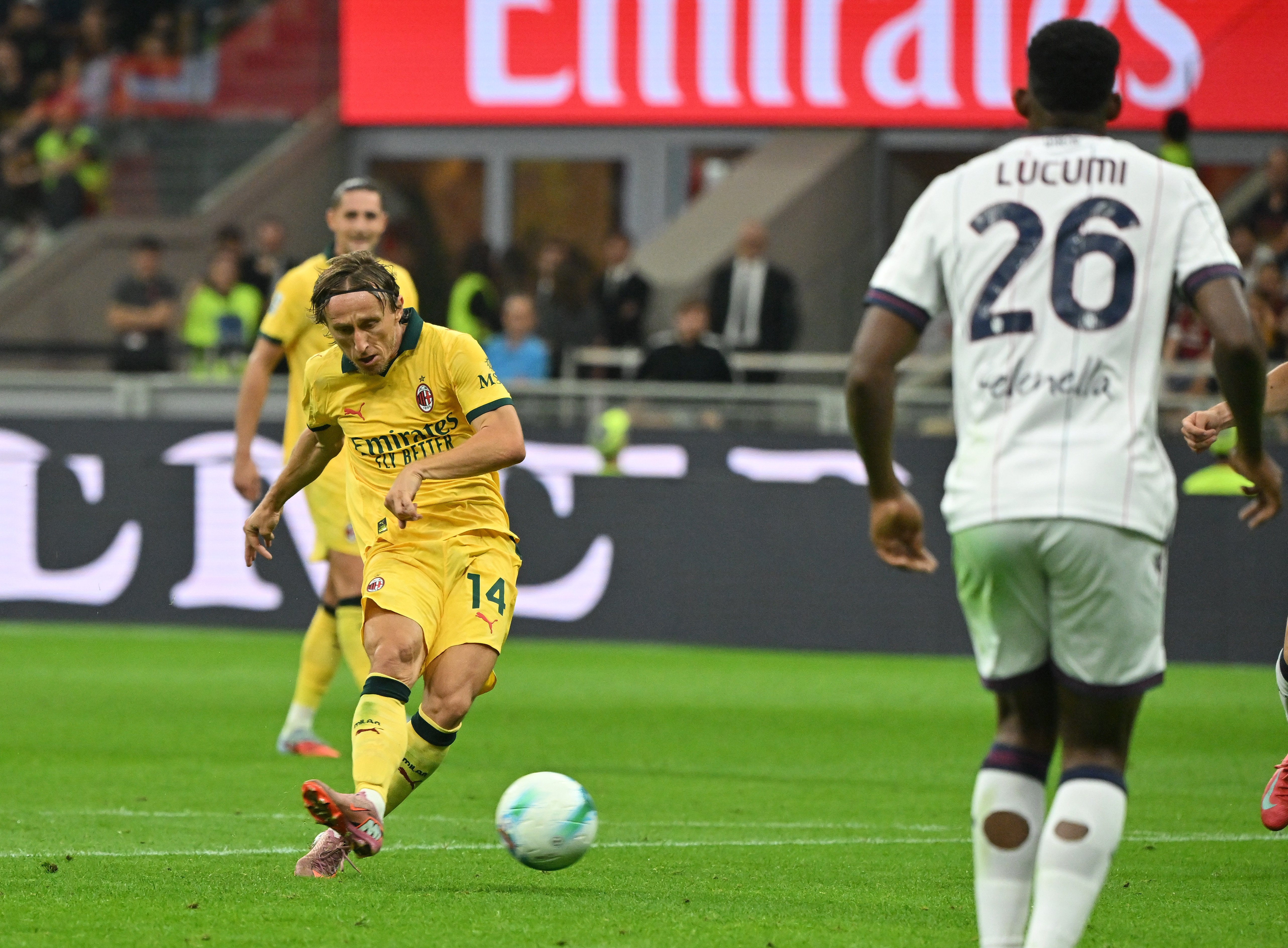 周日010意甲：博洛尼亚迎战萨索洛，黑马与“绿巴萨”的激情对攻？的简单介绍