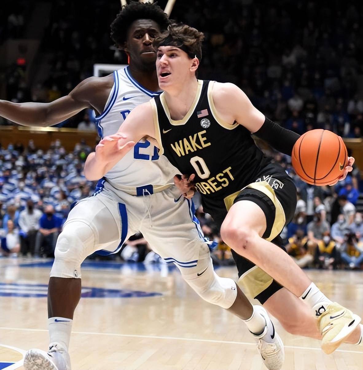 斯马特灰熊时期评价拉拉维亚：他有成为顶级防守者的潜质的简单介绍