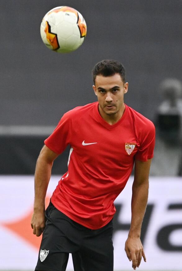 包含放不下！马蒂奇晒2023年欧联决赛手球争议：这是点球吗？的词条